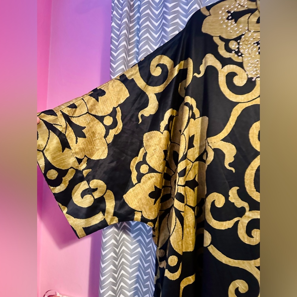 NATORI | Black and Gold Print Caftan Dress, Large. - Picture 3 of 6